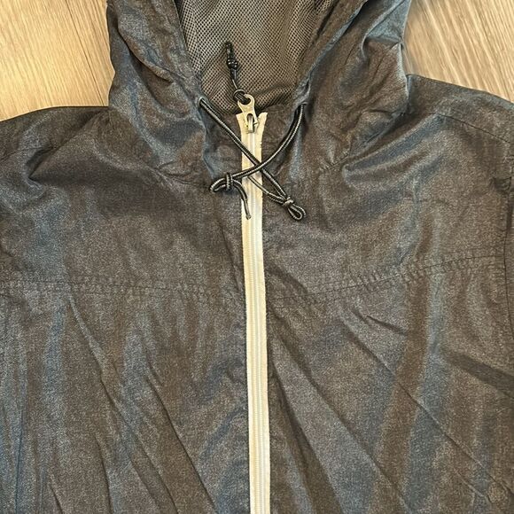 PERFECT CONDITION MENS LIGHTWEIGHT WATER RESISTANT GRAY JACKET SIZE SMALL - Picture 2 of 5